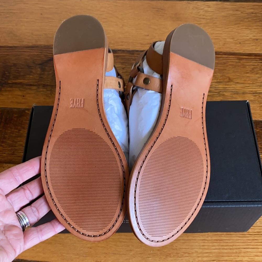 Frye Rachel Ring T Strap Sandal - Picture 8 of 8